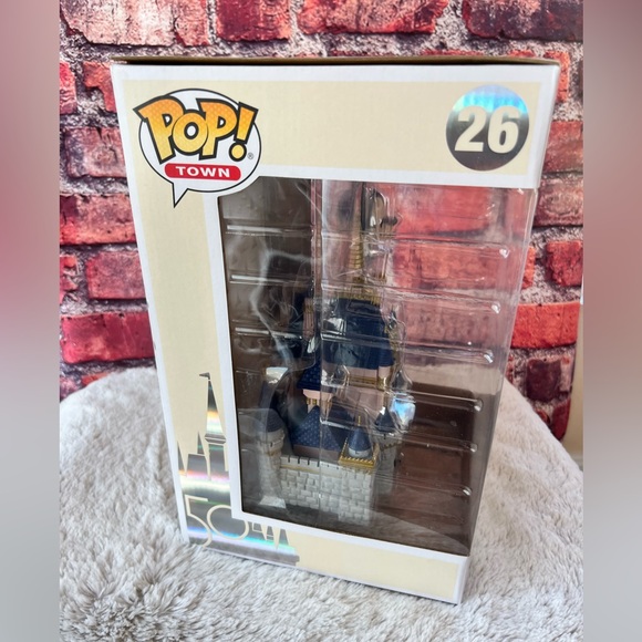 Funko Pop Town: Walt Disney World 50th - Cinderella Castle And Mickey Mouse #26 - Picture 4 of 6